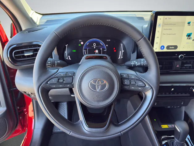 Toyota Yaris 1.5 VVT-i HSD Trend