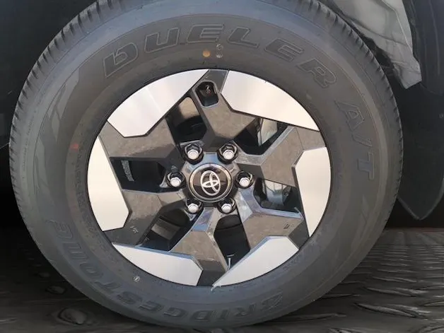 Toyota Hilux Double Cab.-Pick-up 59KWh Style
