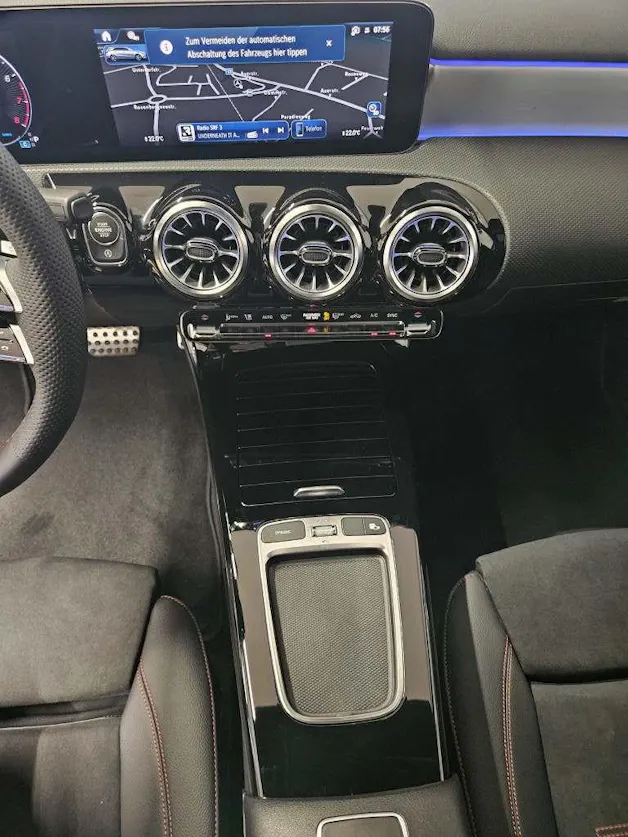 MERCEDES-BENZ A 220 4Matic AMG Line