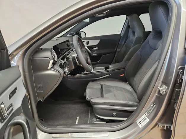 MERCEDES-BENZ A 220 4Matic AMG Line