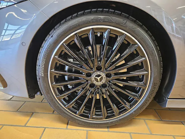 MERCEDES-BENZ A 220 4Matic AMG Line