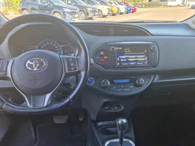 Toyota Yaris 1.5 VVT-i HSD Trend