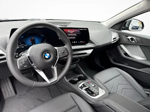 https://vehicle.imgix.net/4380481/48a8e0f9-93fb-471c-9e32-4ca0cfad42c0.jpg