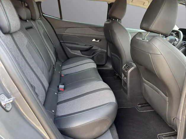 Peugeot 408 1.6 PHEV 180 Allure Pack