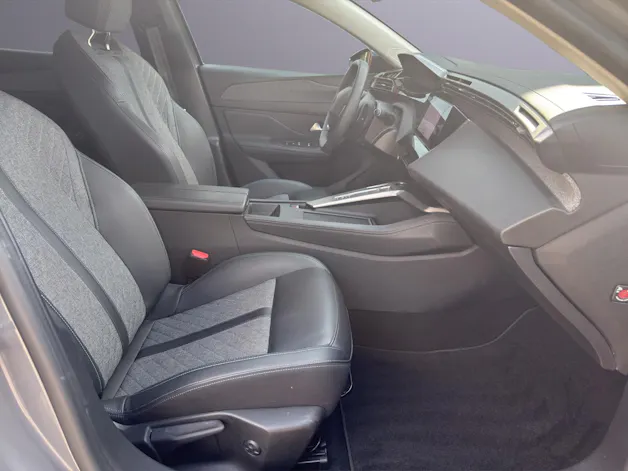 Peugeot 408 1.6 PHEV 180 Allure Pack