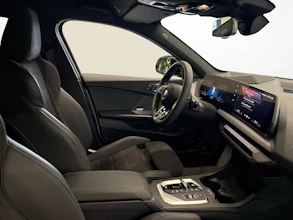 https://vehicle.imgix.net/4380517/6505c126-8895-4a34-bba1-4087ca600873.jpg