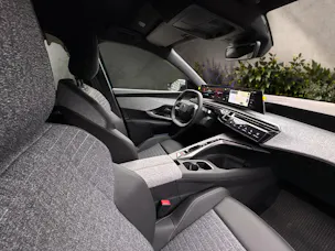 PEUGEOT 3008 e-Allure Premium AWD