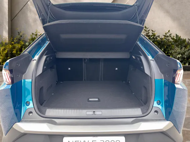 PEUGEOT 3008 e-Allure Premium AWD