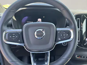 Volvo XC40 2.0 B3 MH Plus Dark
