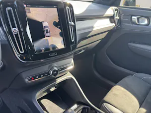 Volvo XC40 2.0 B3 MH Plus Dark