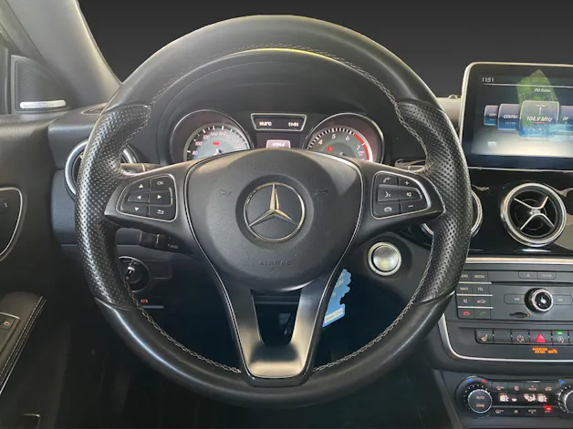 Mercedes-Benz CLA 250 Urban 7G-DCT 4Matic