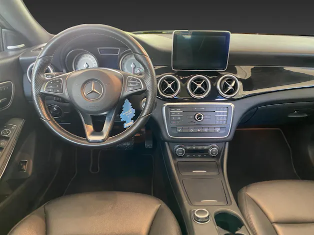 Mercedes-Benz CLA 250 Urban 7G-DCT 4Matic