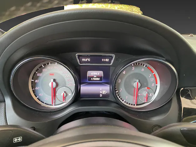 Mercedes-Benz CLA 250 Urban 7G-DCT 4Matic