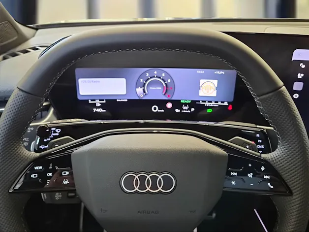 Audi Q3 SUV e-hybrid 200 kW S tronig Mythosschwarz Metallic