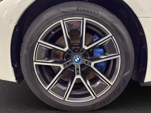 BMW i4 M50