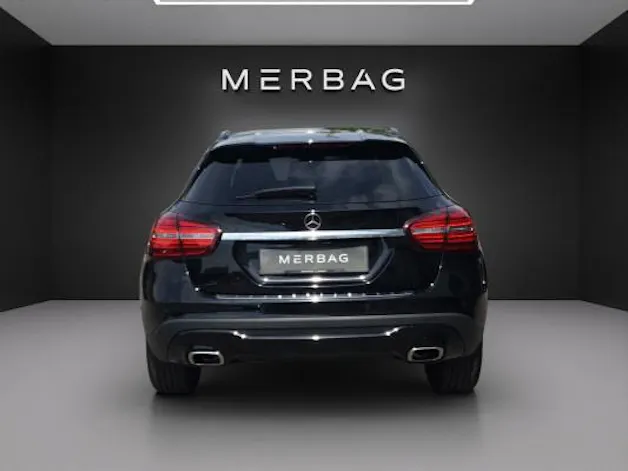 MERCEDES-BENZ GLA 200 Urban