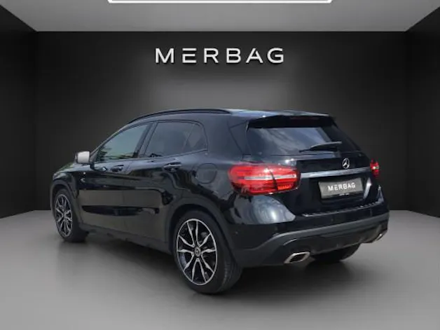 MERCEDES-BENZ GLA 200 Urban