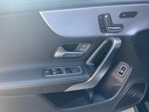 MERCEDES-BENZ CLA SB 250 AMG Line 4M 7G