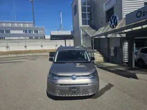 VW Caddy Max 1.5 TSI DSG mit Heckrollstuhlrampe