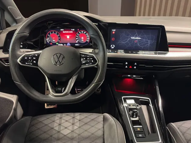 VW Golf 1.5 eTSI mHEV ACT R-Line DSG