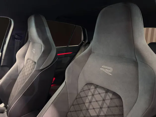 VW Golf 1.5 eTSI mHEV ACT R-Line DSG