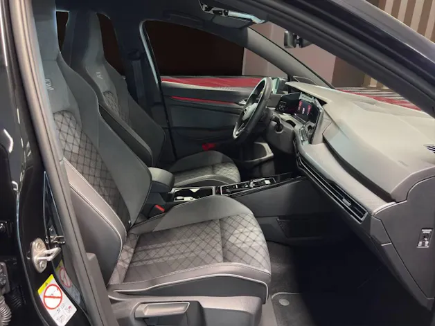 VW Golf 1.5 eTSI mHEV ACT R-Line DSG