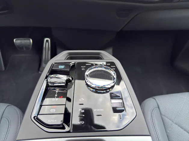 BMW iX M70 xDrive