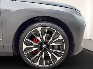BMW iX M70 xDrive