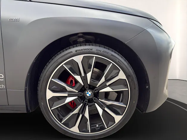BMW iX M70 xDrive