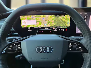 Audi A6 Avant e-tron quattro Mythosschwarz Metalic