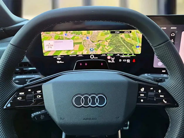 Audi A6 Avant e-tron quattro Mythosschwarz Metalic