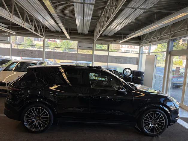 PORSCHE Cayenne Platinum Edition | CH Swiss Package | Porsche Approved bis 06/2027 | Luftfederung | Komfortsitze | 21" |