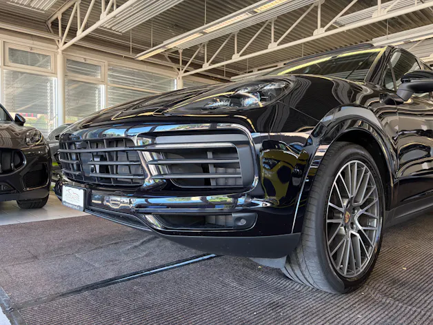 PORSCHE Cayenne Platinum Edition | CH Swiss Package | Porsche Approved bis 06/2027 | Luftfederung | Komfortsitze | 21" |