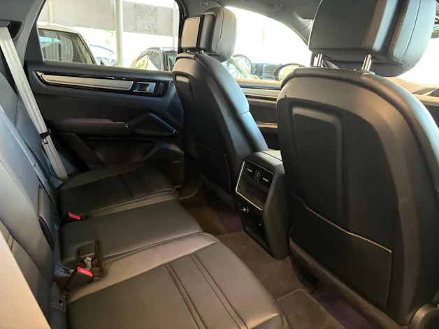 PORSCHE Cayenne Platinum Edition | CH Swiss Package | Porsche Approved bis 06/2027 | Luftfederung | Komfortsitze | 21" |