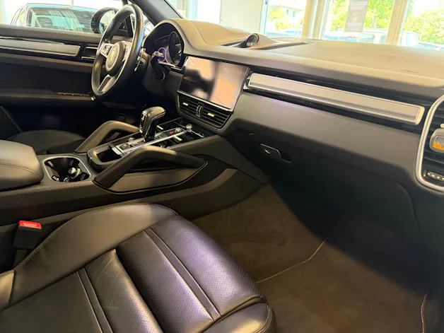 PORSCHE Cayenne Platinum Edition | CH Swiss Package | Porsche Approved bis 06/2027 | Luftfederung | Komfortsitze | 21" |