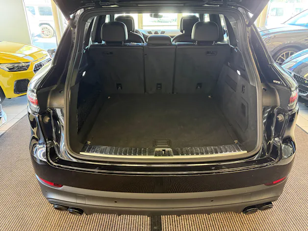 PORSCHE Cayenne Platinum Edition | CH Swiss Package | Porsche Approved bis 06/2027 | Luftfederung | Komfortsitze | 21" |