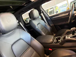 Porsche Cayenne Platinum Edition | CH Swiss Package | Porsche Approved bis 06/2027 | Luftfederung | Komfortsitze | 21" |