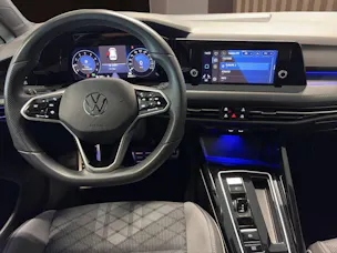 VW Golf 1.5 eTSI mHEV ACT R-Line DSG