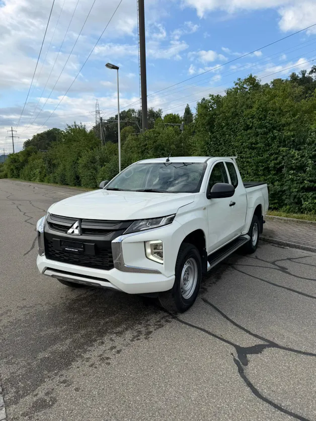 Mitsubishi L 200 2.2 Value Club Cab
