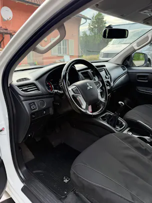Mitsubishi L 200 2.2 Value Club Cab