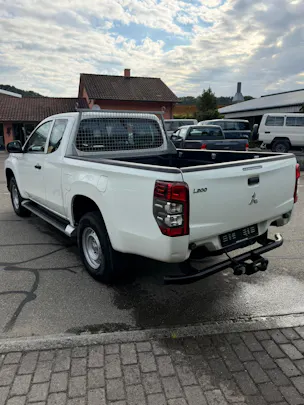 Mitsubishi L 200 2.2 Value Club Cab