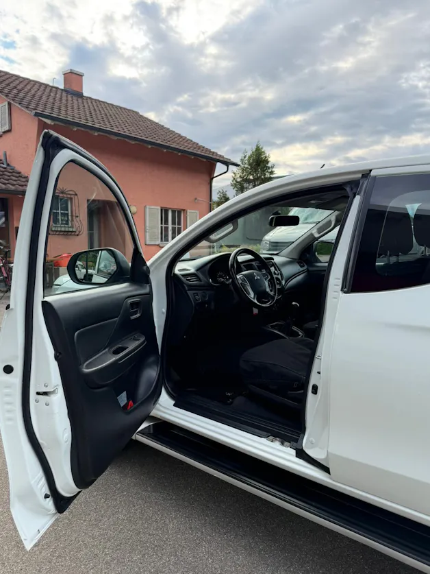 Mitsubishi L 200 2.2 Value Club Cab