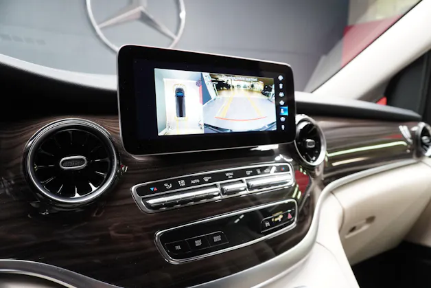 Mercedes-Benz V 300 d Swiss Edition Extralang 4M