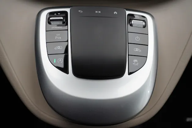 Mercedes-Benz V 300 d Swiss Edition Extralang 4M