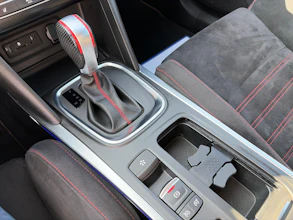 https://vehicle.imgix.net/4381252/bfcad2b4-36a2-43a6-9ef8-09bc8ada0ca8.jpg