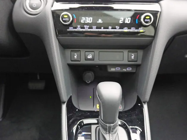 Toyota Yaris Cross 1.5 VVT-i HSD Premium AWD-i