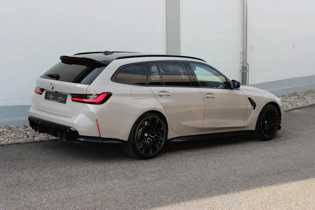 BMW M3 Touring xDrive Competition Individual dune grey *1.9%-LEASINGAKTION*