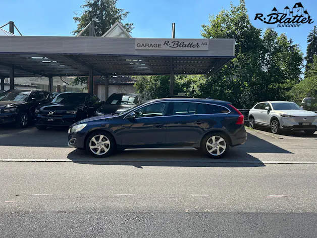 Volvo V60 2.0T Momentum