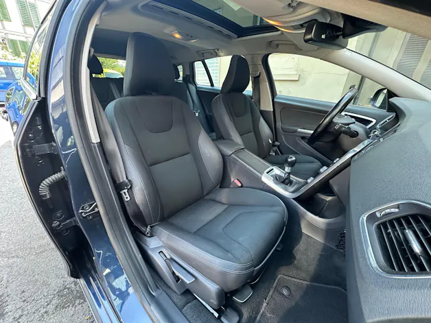 Volvo V60 2.0T Momentum