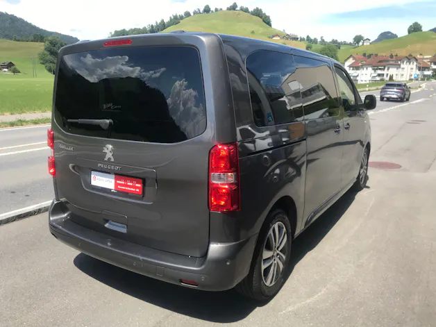 Peugeot Traveller 2.0 BlueHDi Business Standard EAT